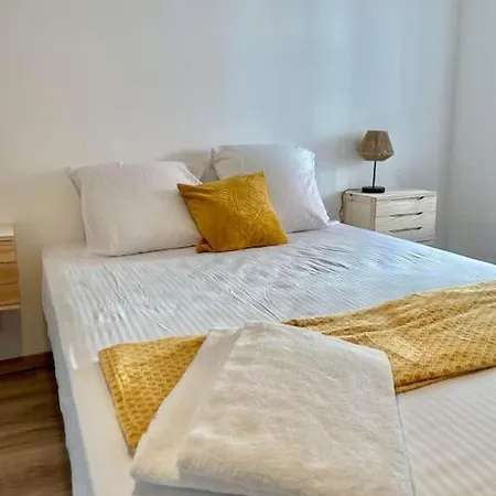 * Maison Chez J&j - Cité Médiévale * *